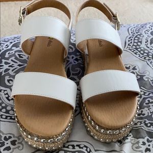 Comfy sandals, never worn